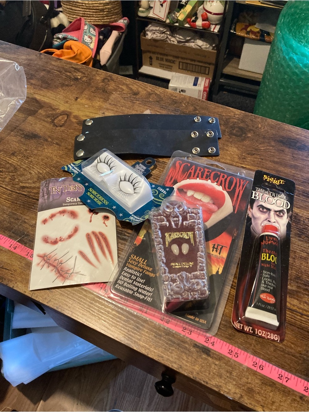 Woman's Vampira accessories